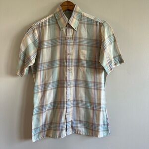 Size M Vintage Plaid Button Down
